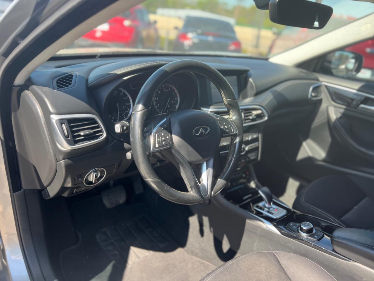 2017 SILVER Infiniti QX30 Base (SJKCH5CP1HA) with an 2.0L L4 DOHC 16V engine, 7A transmission, located at 420 I-35E, Lancaster, TX, 75146, (469) 297-4144, 32.593929, -96.823685 - Photo#1